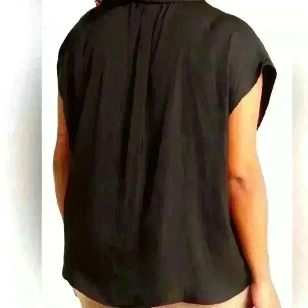 T Tahari airflow button up camp shirt - worn once - Picture 4 of 4